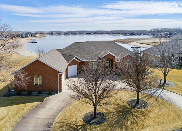 Property at 21938 Bayshore Dr, Columbus, NE 68601, 5 beds, 4.5 baths