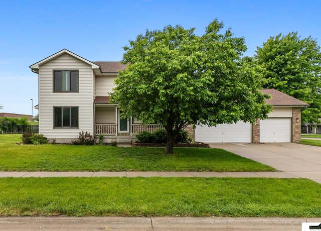 Property at 9521 N 140th St, Waverly, NE 68462, 5 beds, 2.5 baths