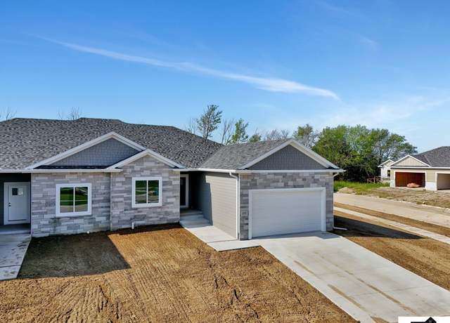 Property at 4901 Spire St, Lincoln, NE 68516, 4 beds, 3 baths