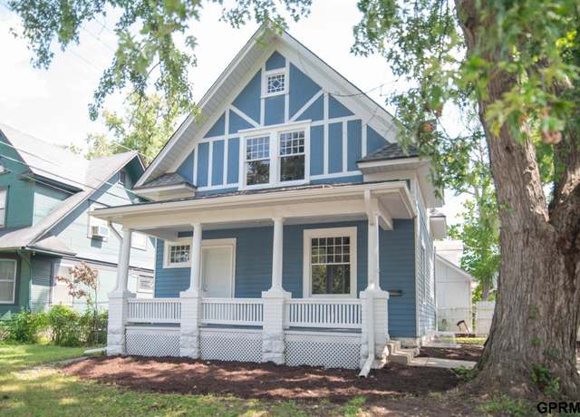 Property at 1430 S 18th St, Lincoln, NE 68502, 4 beds, 2 baths