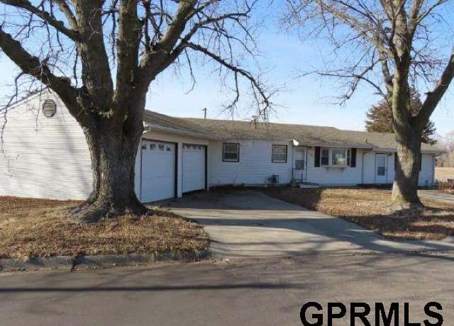 Property at 100 Market Pl, Norfolk, NE 68701, 4 beds, 2 baths