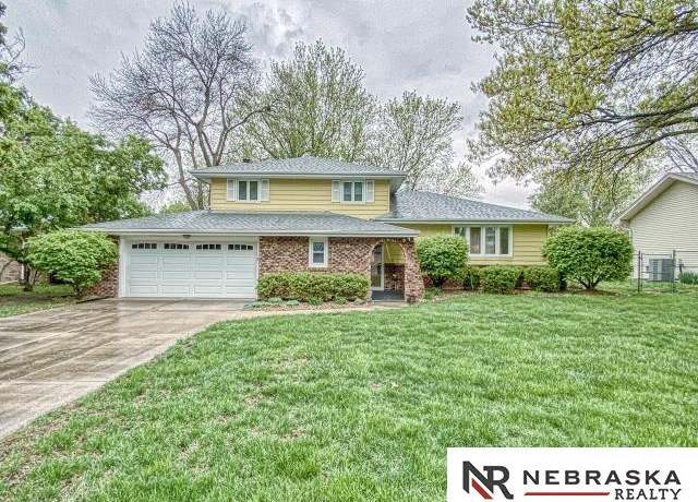 Property at 21419 Shamrock Cir, Omaha, NE 68022, 3 beds, 2.5 baths