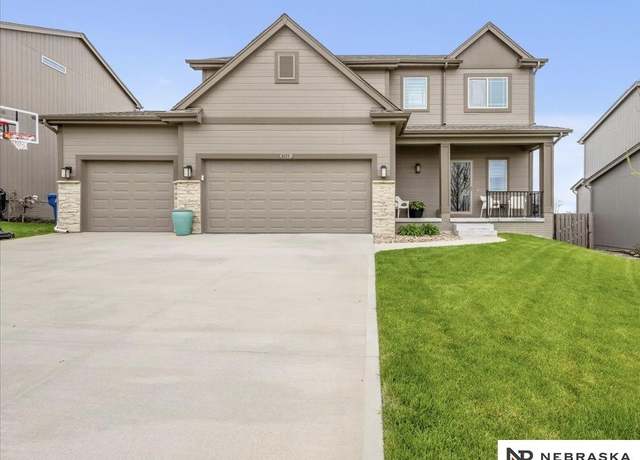 Property at 8115 S 188th St, Omaha, NE 68136, 4 beds, 1.5 baths
