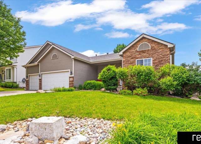 Property at 19887 I St, Omaha, NE 68135, 4 beds, 3 baths