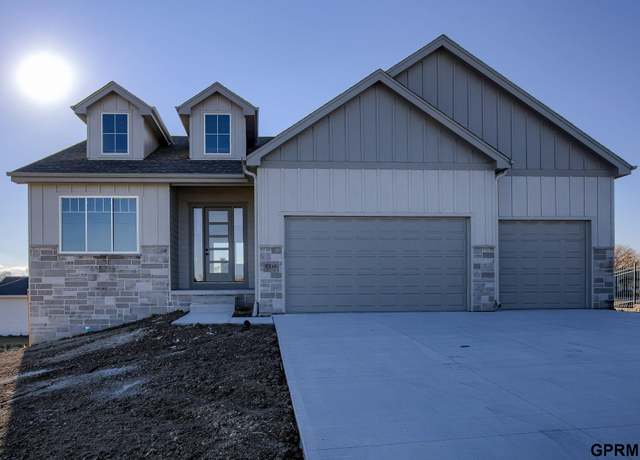 Property at 18307 Birch Ave, Omaha, NE 68136, 3 beds, 3 baths