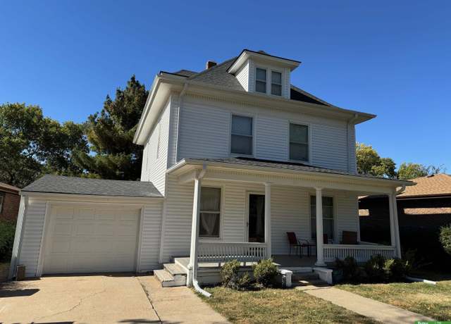 Property at 721 N Iowa Ave, York, NE 68467, 5 beds, 1.5 baths