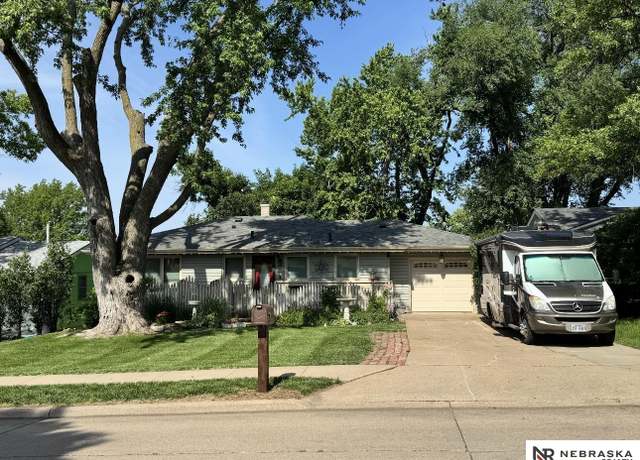 Property at 3218 S 58th St, Omaha, NE 68106, 4 beds, 1.5 baths