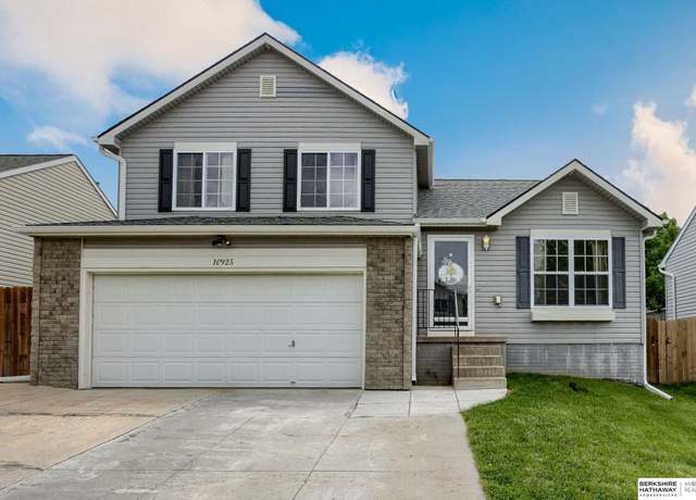 Property at 10925 Weber St, Omaha, NE 68142, 3 beds, 3 baths