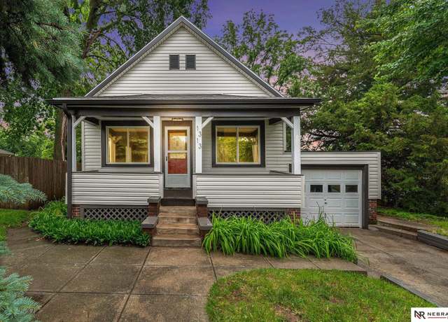Property at 1313 Harrison St, Bellevue, NE 68147, 2 beds, 2 baths