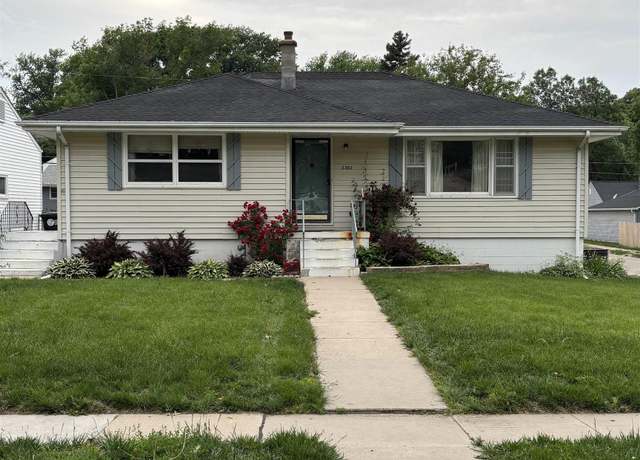 Property at 2302 S 47 St, Omaha, NE 68106, 3 beds, 2 baths
