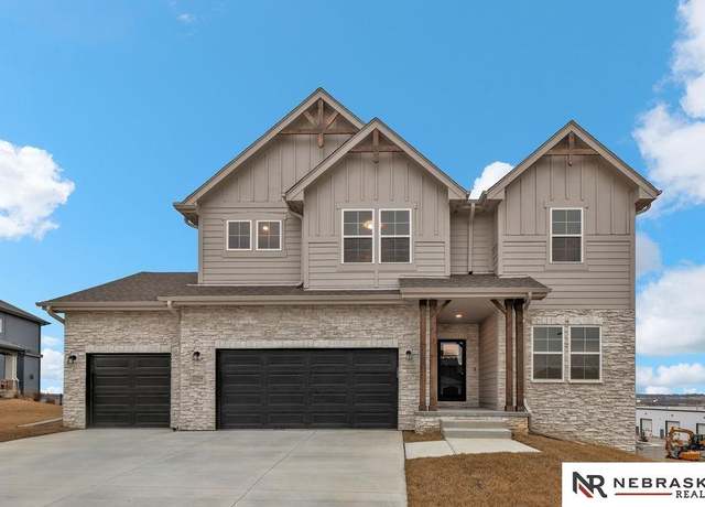 Property at 12356 Elk Ridge Cir, Papillion, NE 68046, 6 beds, 3.5 baths