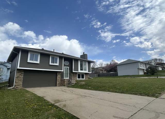 Property at 1302 Terry Dr, Bellevue, NE 68123, 3 beds, 2 baths