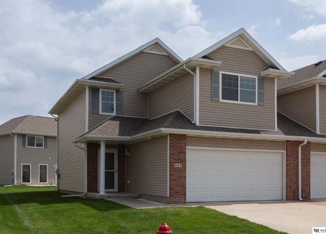 Property at 6144 Oakley St, Lincoln, NE 68512, 3 beds, 1.5 baths