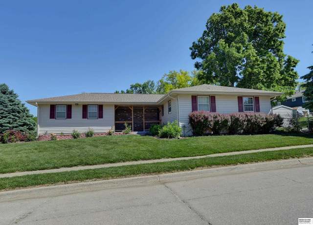 Property at 11222 X St, Omaha, NE 68137, 3 beds, 2 baths