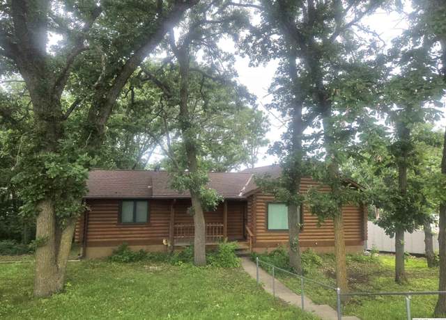 Property at 8800 Riverdale Rd, Plattsmouth, NE 68048-4718, 2 beds, 2.5 baths
