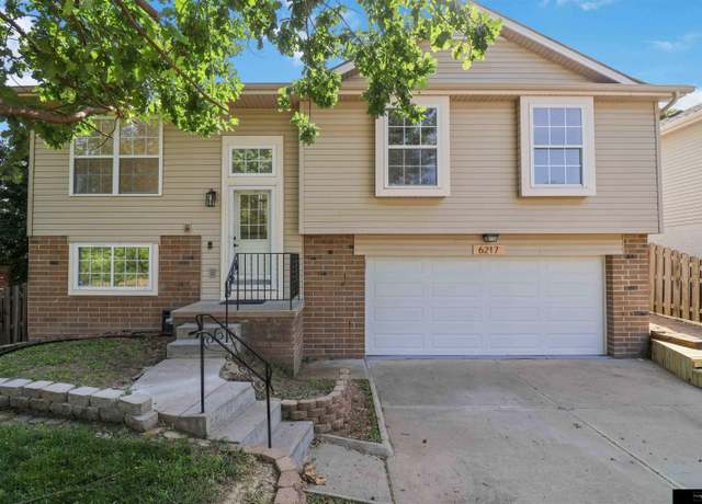 Property at 6217 N 131 Ave, Omaha, NE 68164, 4 beds, 2 baths