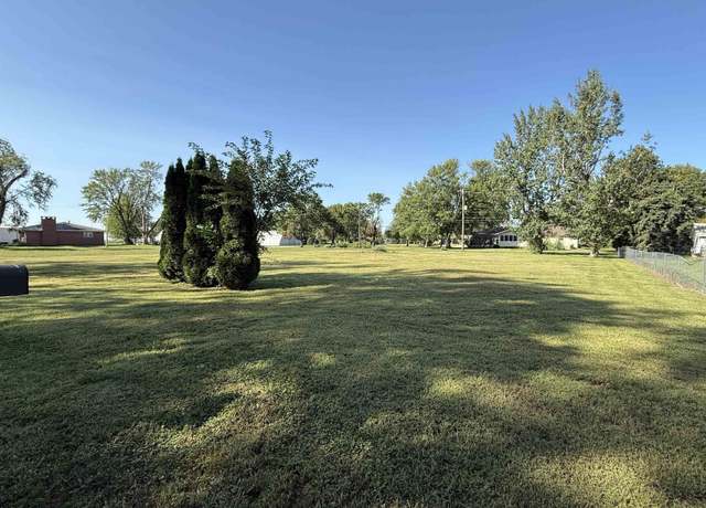 Property at 835 5th Ave, Fairmont, NE 68354