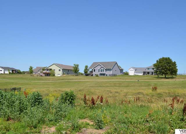 Property at 1818 Lake Ridge Dr, Plattsmouth, NE 68048