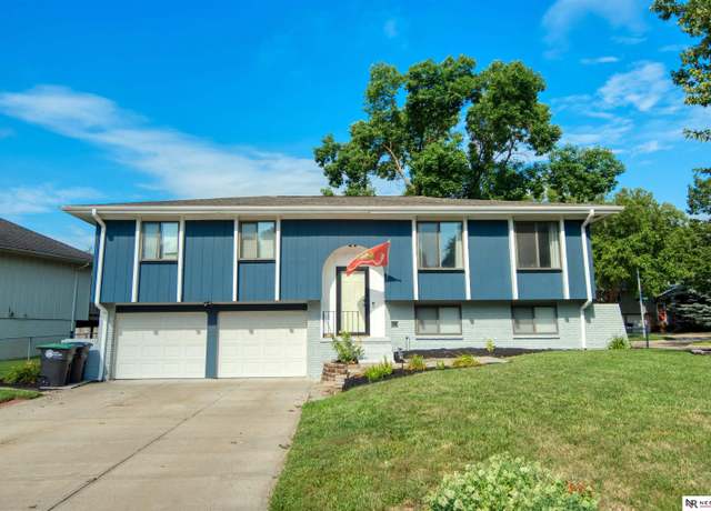 Property at 6610 S 139th St, Omaha, NE 68137, 3 beds, 2.5 baths