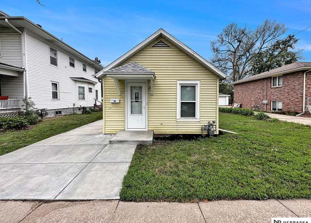 Property at 1029 Rose St, Lincoln, NE 68502, 1 bed, 1 bath