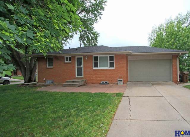 Property at 1701 N 73rd St, Lincoln, NE 68505, 3 beds, 2 baths