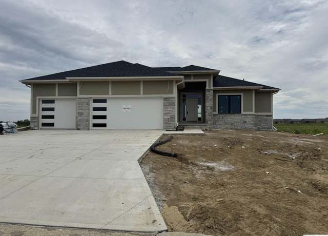 Property at 6119 S 215th Cir, Elkhorn, NE 68022, 4 beds, 3 baths
