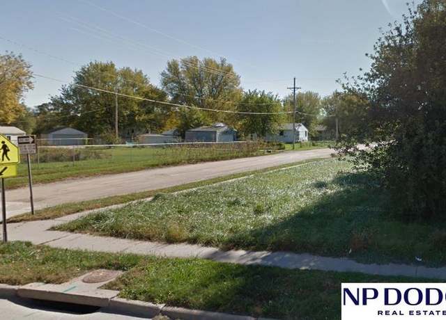 Property at 1401 Ellison Ave, Omaha, NE 68110
