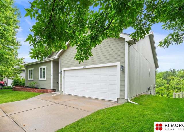 Property at 6713 N 148th St, Omaha, NE 68116, 4 beds, 3 baths