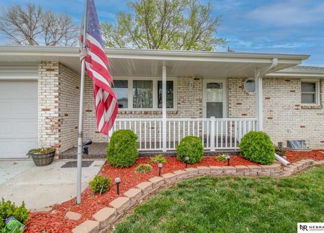 Property at 7720 Aylesworth Ave, Lincoln, NE 68505, 3 beds, 2 baths