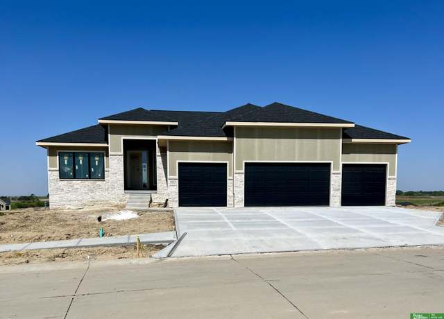 Property at 5412 N 212th Ave, Elkhorn, NE 68022, 5 beds, 3 baths