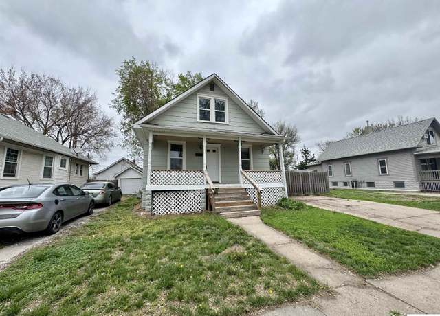 Property at 1300 Claremont St, Lincoln, NE 68508, 3 beds, 1 bath