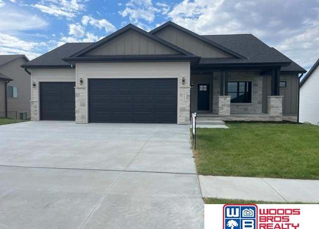 Property at 1127 Asher Ave, Hickman, NE 68372, 4 beds, 3 baths