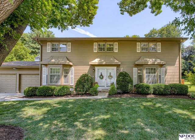 Property at 3615 S 102nd St, Omaha, NE 68124, 4 beds, 3 baths