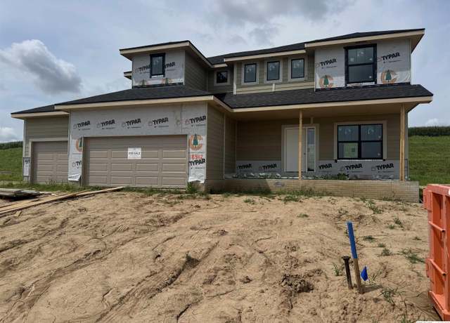 Property at 18512 Sycamore Dr, Gretna, NE 68028, 5 beds, 2.5 baths