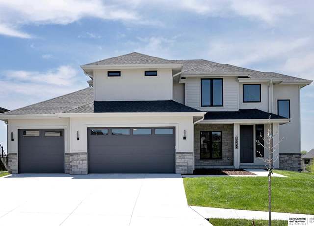 Property at 20617 Hartman Ave, Elkhorn, NE 68022, 5 beds, 4.5 baths