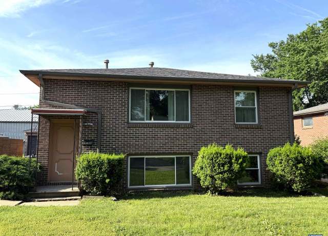 Property at 3273 C St, Lincoln, NE 68510, 4 beds, 2 baths