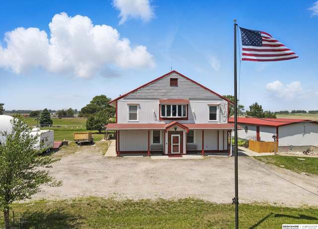 Property at 9404 N 294th St, Valley, NE 68064, 3 beds, 2 baths