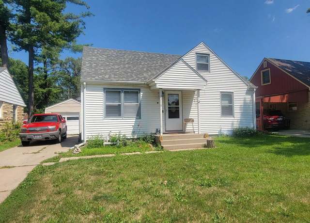 Property at 3318 Touzalin Ave, Lincoln, NE 68507, 3 beds, 2 baths