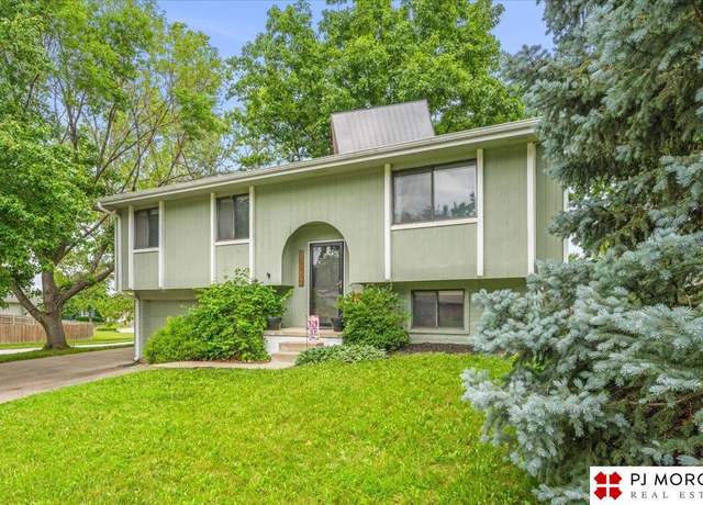 Property at 13910 Barretts Cir, Omaha, NE 68138, 3 beds, 1.5 baths