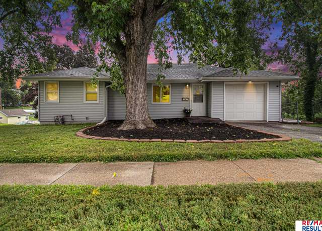 Property at 4972 Maple St, Omaha, NE 68104, 4 beds, 2 baths