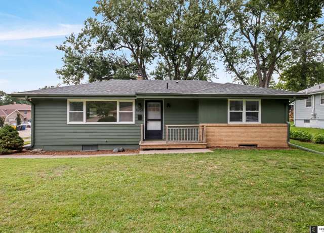 Property at 4954 S 130 St, Omaha, NE 68137, 3 beds, 2.5 baths