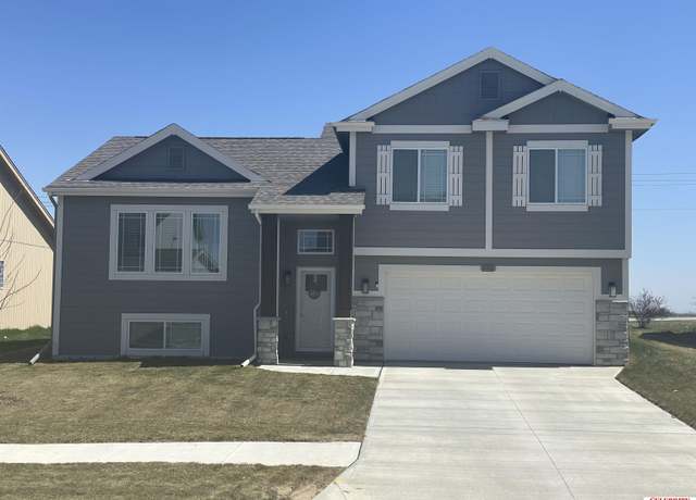 Property at 11142 Baker St, Omaha, NE 68142, 3 beds, 2.5 baths