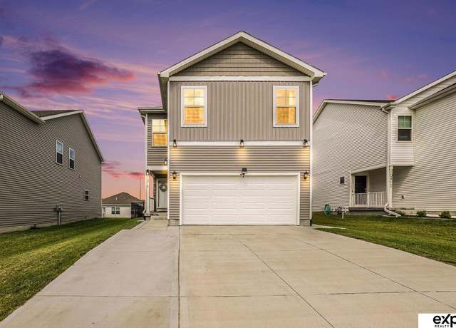 Property at 10816 S 177 St, Omaha, NE 68136, 4 beds, 2.5 baths