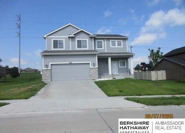 Property at 11654 S 113th Ave, Papillion, NE 68046, 4 beds, 2.5 baths