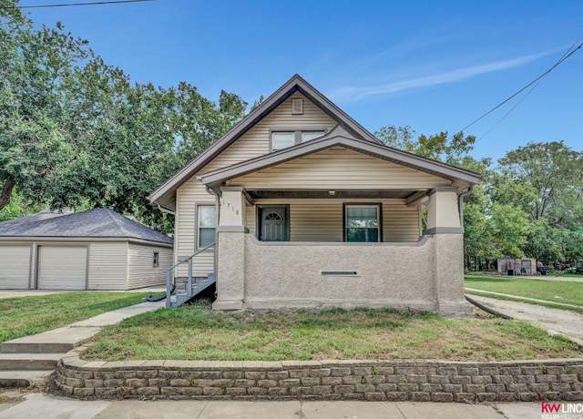 Property at 1718 S 14th St, Lincoln, NE 68502, 5 beds, 2 baths