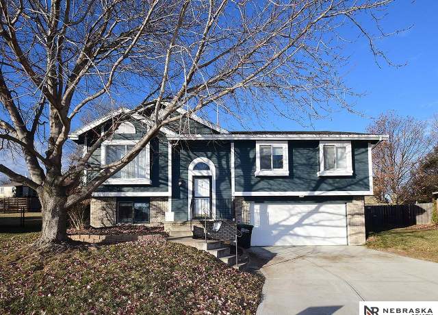 Property at 15468 Wirt Cir, Omaha, NE 68116, 3 beds, 2 baths