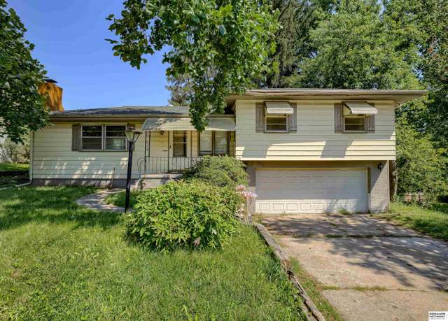 Property at 9512 Emmet St, Omaha, NE 68134, 3 beds, 2 baths