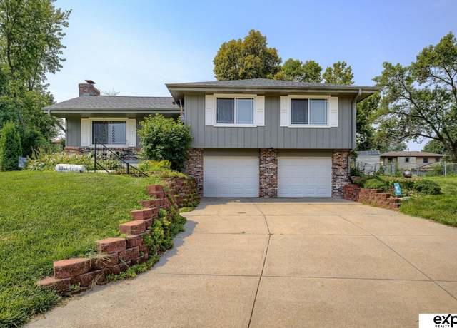 Property at 9947 Orchard Cir, Omaha, NE 68127, 3 beds, 2 baths