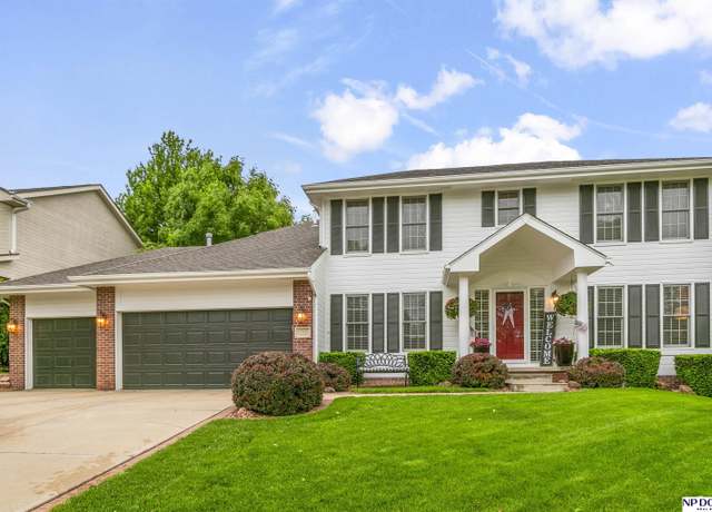 Property at 17515 Karen St, Omaha, NE 68135, 4 beds, 3.5 baths