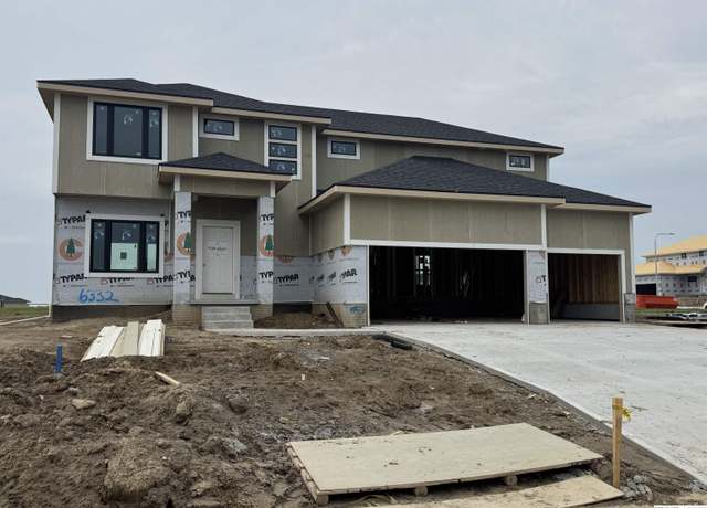 Property at 6332 N 207th St, Elkhorn, NE 68022, 5 beds, 2.5 baths